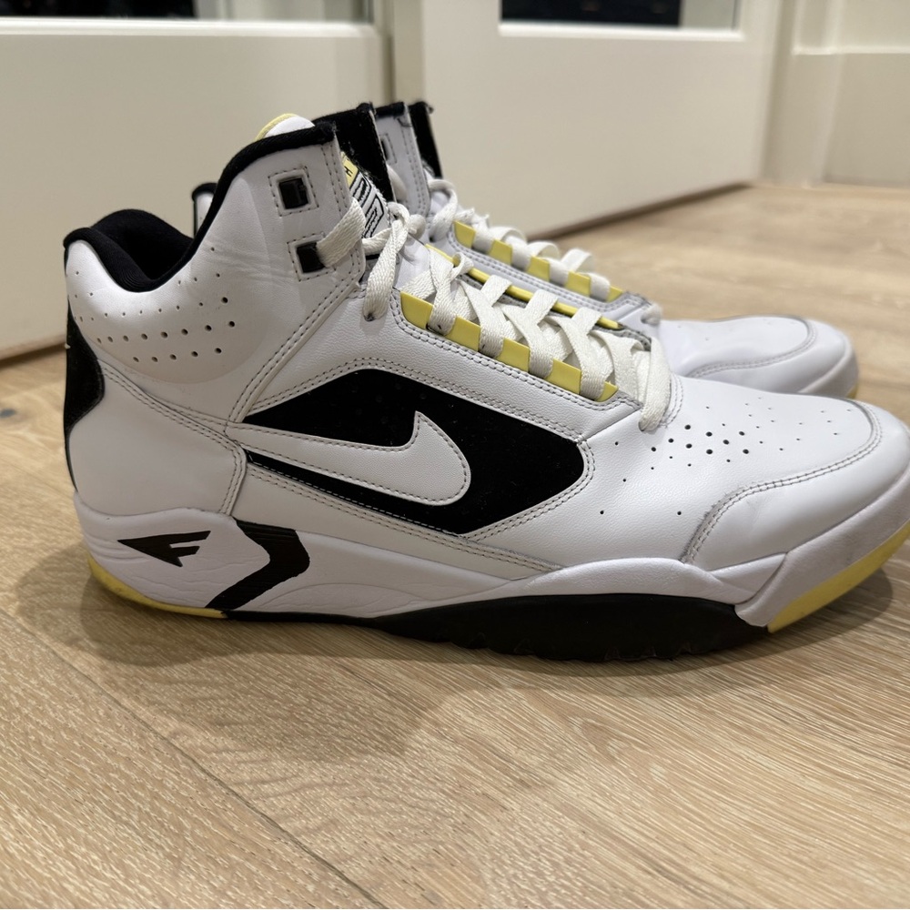 Nike air flight light mid white lemon black